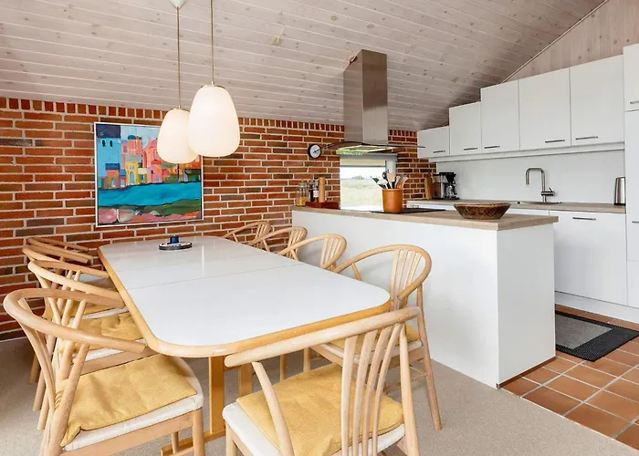 7 Person In Lokken-by Traum
